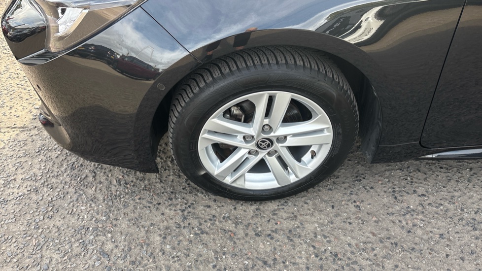 Toyota Corolla 1.8 VVT-i Hybrid Icon Tech 5dr CVT Hybrid Hatchback - Image 25