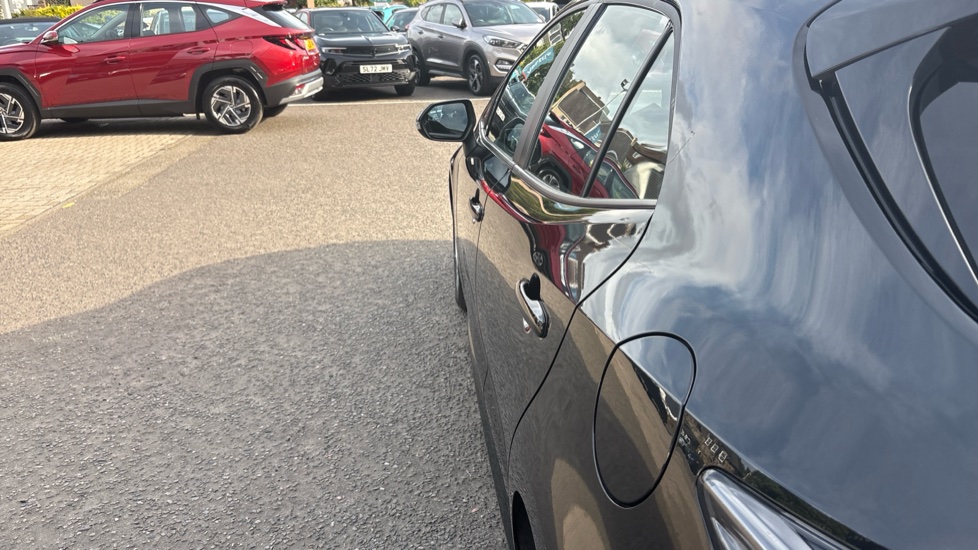 Toyota Corolla 1.8 VVT-i Hybrid Icon Tech 5dr CVT Hybrid Hatchback - Image 30