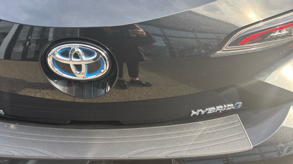 Toyota Corolla 1.8 VVT-i Hybrid Icon Tech 5dr CVT Hybrid Hatchback - Image 32