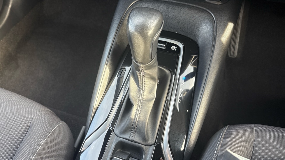 Toyota Corolla 1.8 VVT-i Hybrid Icon Tech 5dr CVT Hybrid Hatchback - Image 48