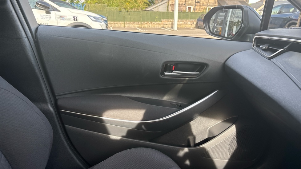 Toyota Corolla 1.8 VVT-i Hybrid Icon Tech 5dr CVT Hybrid Hatchback - Image 51