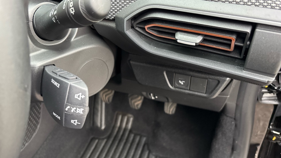 Dacia Sandero Stepway 1.0 TCe Expression 5dr Petrol Hatchback - Image 43