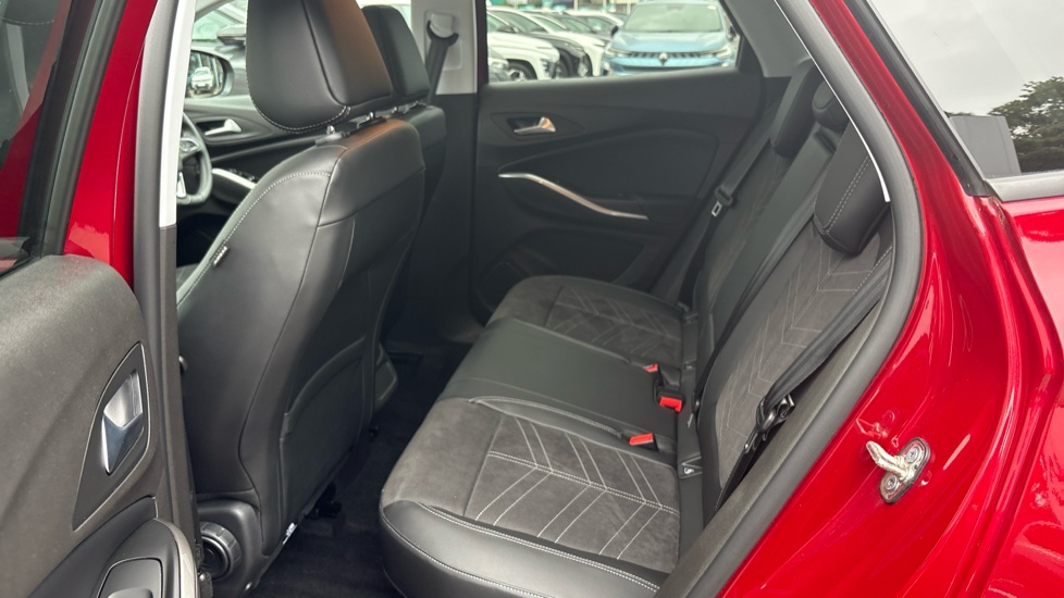 Vauxhall Grandland 1.2 Turbo Ultimate 5dr Petrol Hatchback - Image 16