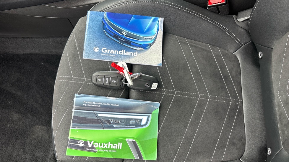 Vauxhall Grandland 1.2 Turbo Ultimate 5dr Petrol Hatchback - Image 19