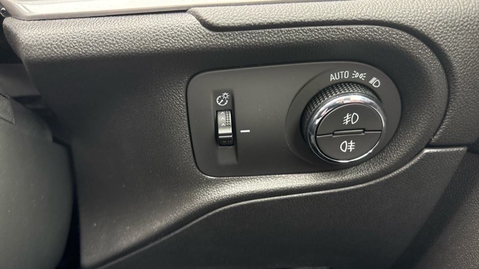 Vauxhall Grandland 1.2 Turbo Ultimate 5dr Petrol Hatchback - Image 32