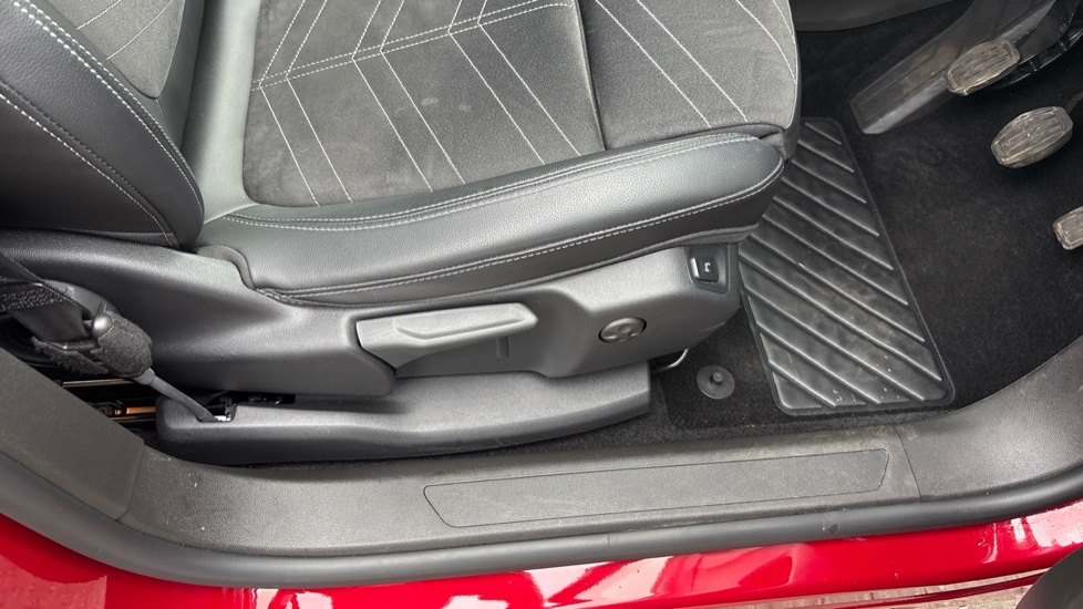 Vauxhall Grandland 1.2 Turbo Ultimate 5dr Petrol Hatchback - Image 36