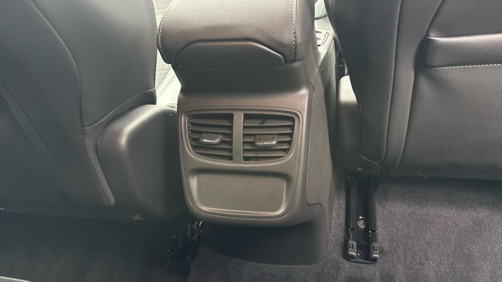 Vauxhall Grandland 1.2 Turbo Ultimate 5dr Petrol Hatchback - Image 40