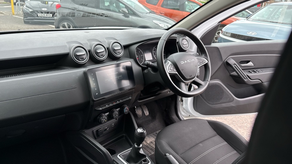 Dacia Duster 1.0 TCe 90 Expression 5dr Petrol Estate - Image 9