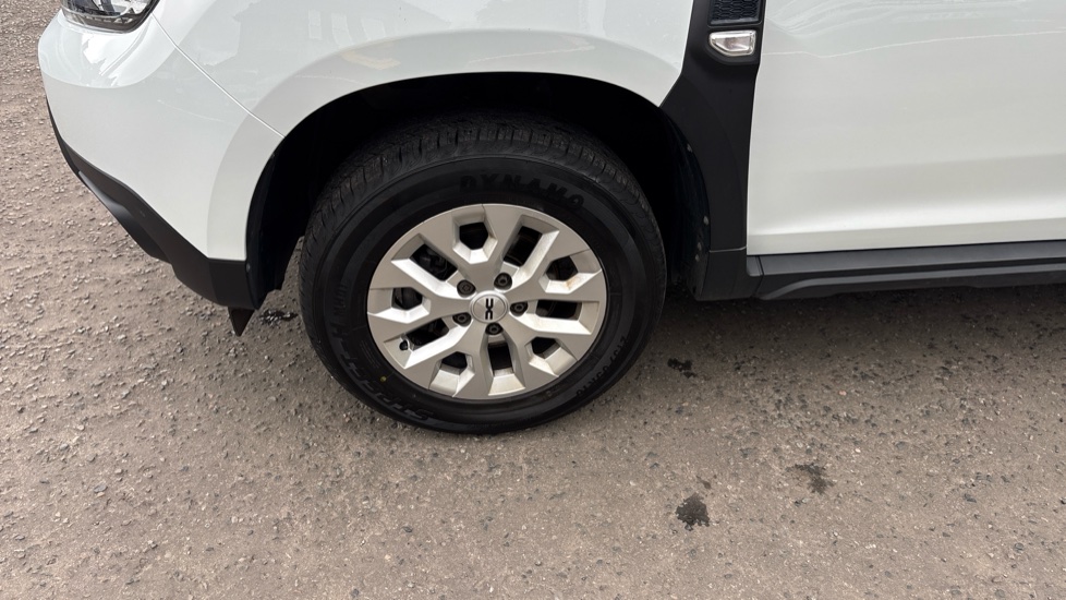 Dacia Duster 1.0 TCe 90 Expression 5dr Petrol Estate - Image 24