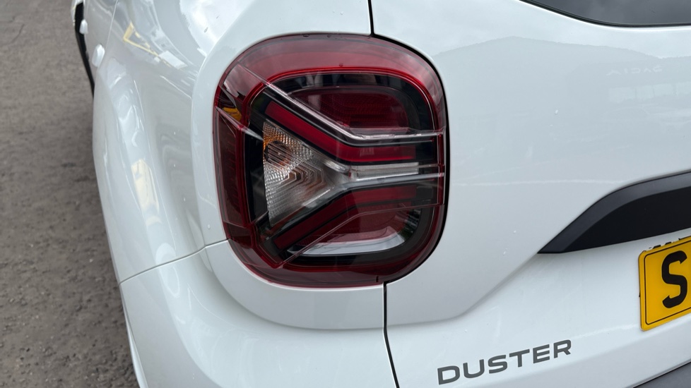 Dacia Duster 1.0 TCe 90 Expression 5dr Petrol Estate - Image 28