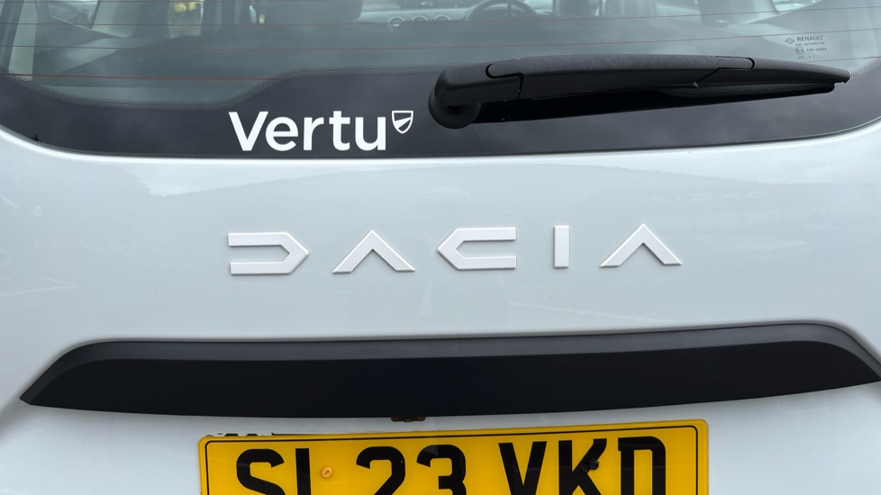 Dacia Duster 1.0 TCe 90 Expression 5dr Petrol Estate - Image 31