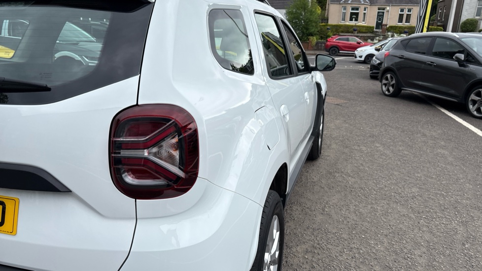 Dacia Duster 1.0 TCe 90 Expression 5dr Petrol Estate - Image 37