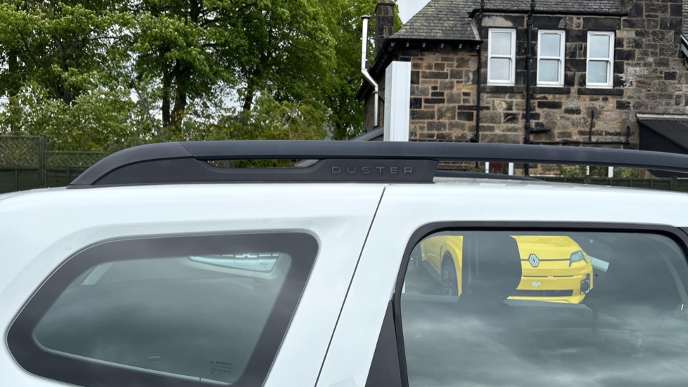 Dacia Duster 1.0 TCe 90 Expression 5dr Petrol Estate - Image 38
