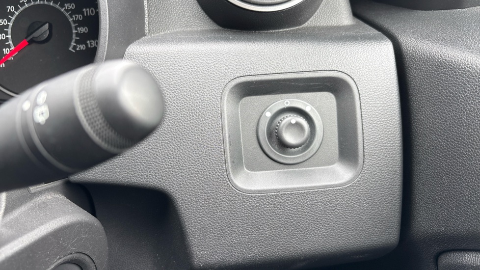Dacia Duster 1.0 TCe 90 Expression 5dr Petrol Estate - Image 43