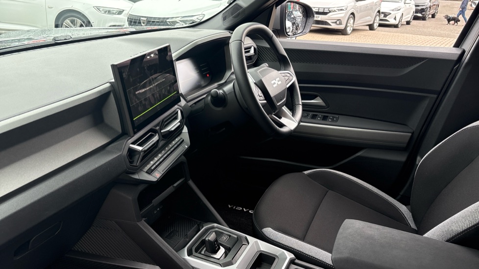 Dacia Duster 1.8 Hybrid 155 Journey 5dr Auto Hybrid Estate - Image 9