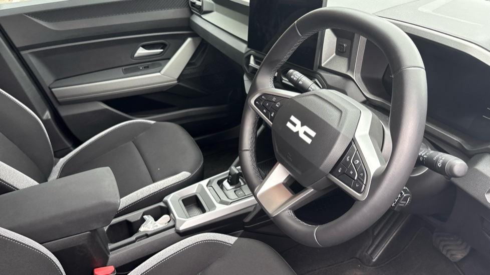 Dacia Duster 1.8 Hybrid 155 Journey 5dr Auto Hybrid Estate - Image 11