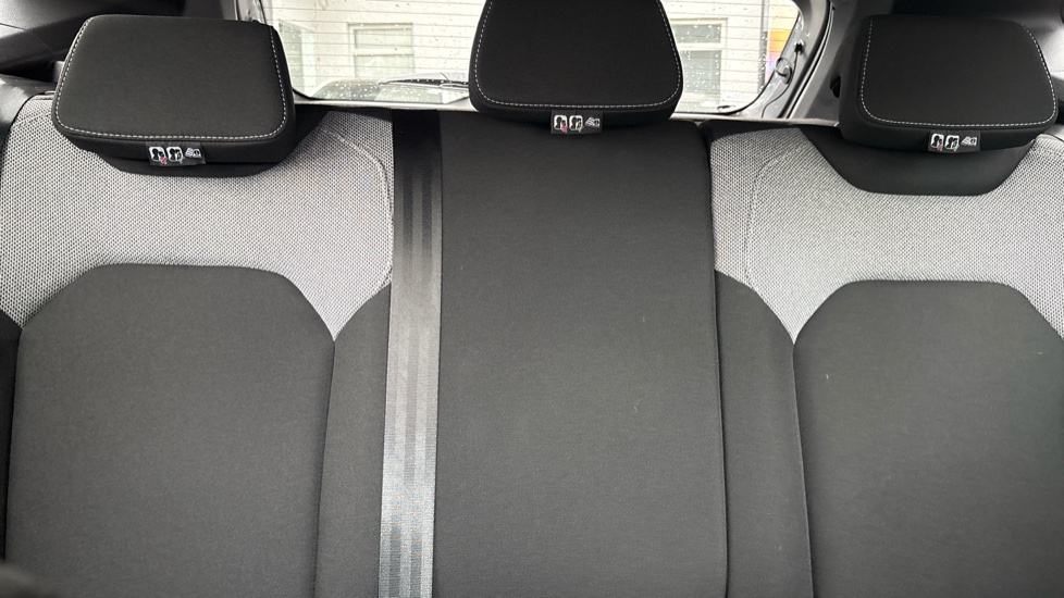 Dacia Duster 1.8 Hybrid 155 Journey 5dr Auto Hybrid Estate - Image 15