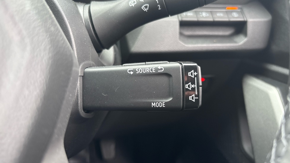 Dacia Duster 1.8 Hybrid 155 Journey 5dr Auto Hybrid Estate - Image 23