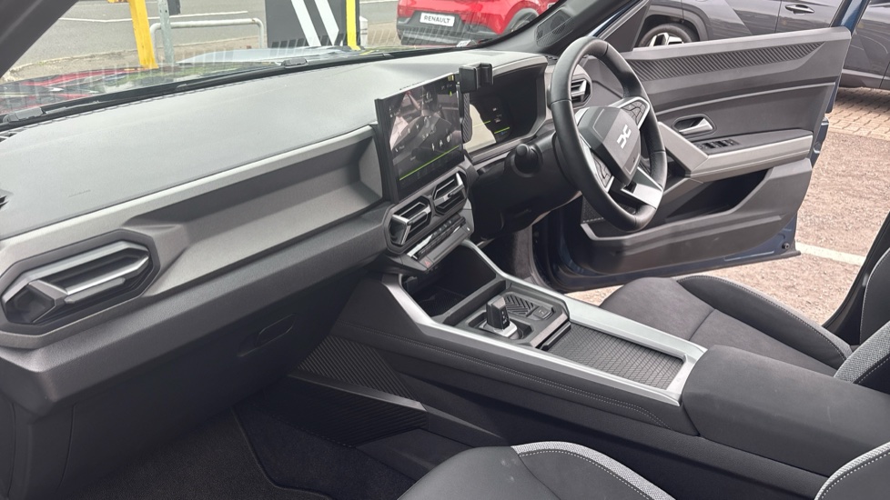 Dacia Bigster 1.8 Hybrid 155 Journey 5dr Auto Hybrid Estate - Image 9