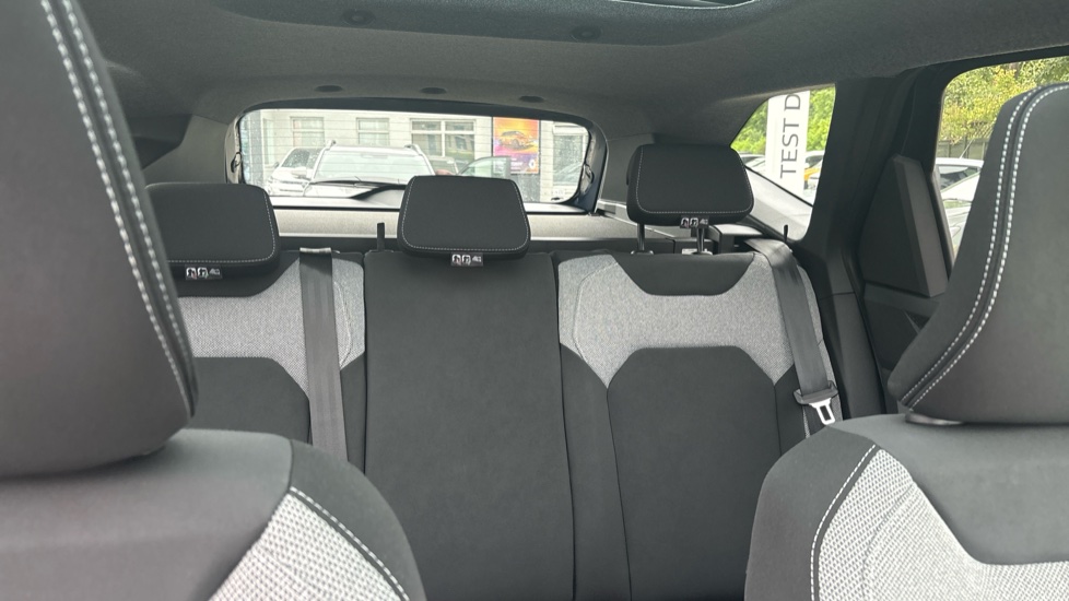 Dacia Bigster 1.8 Hybrid 155 Journey 5dr Auto Hybrid Estate - Image 15
