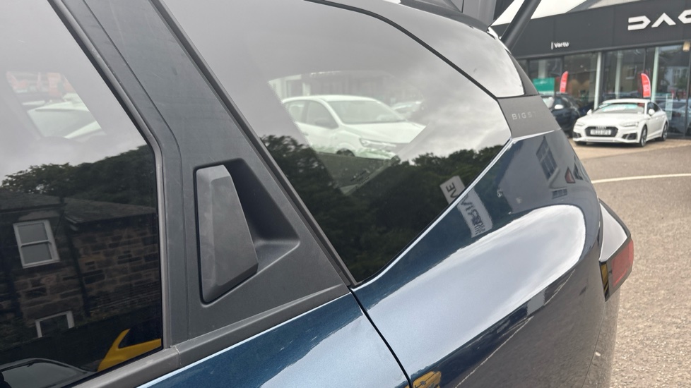 Dacia Bigster 1.8 Hybrid 155 Journey 5dr Auto Hybrid Estate - Image 39