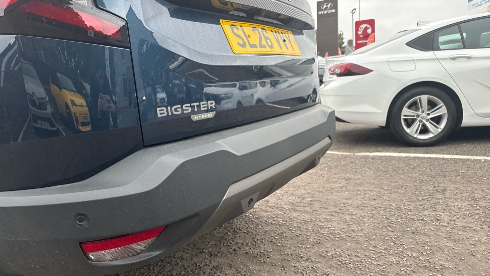 Dacia Bigster 1.8 Hybrid 155 Journey 5dr Auto Hybrid Estate - Image 51