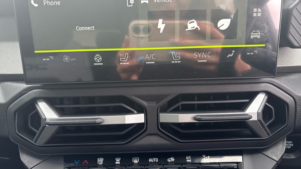 Dacia Bigster 1.8 Hybrid 155 Journey 5dr Auto Hybrid Estate - Image 53