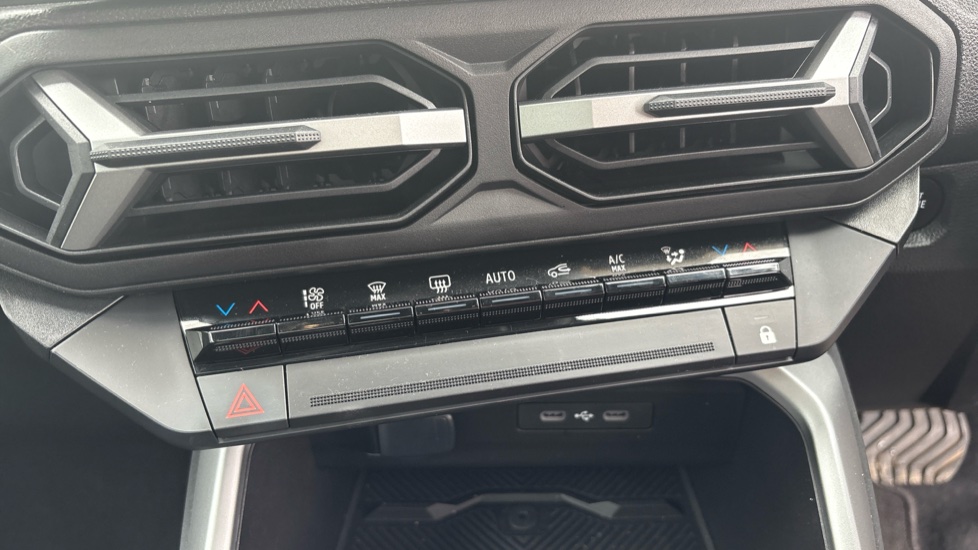Dacia Bigster 1.8 Hybrid 155 Journey 5dr Auto Hybrid Estate - Image 54