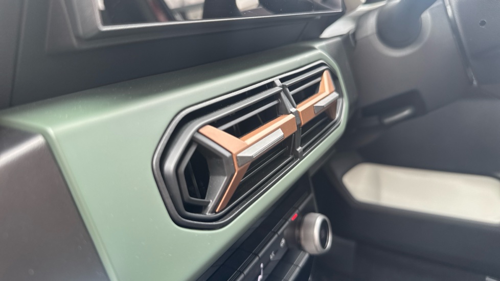Dacia Spring 27kWh Extreme 65 48kW 5dr Auto Electric Hatchback - Image 47
