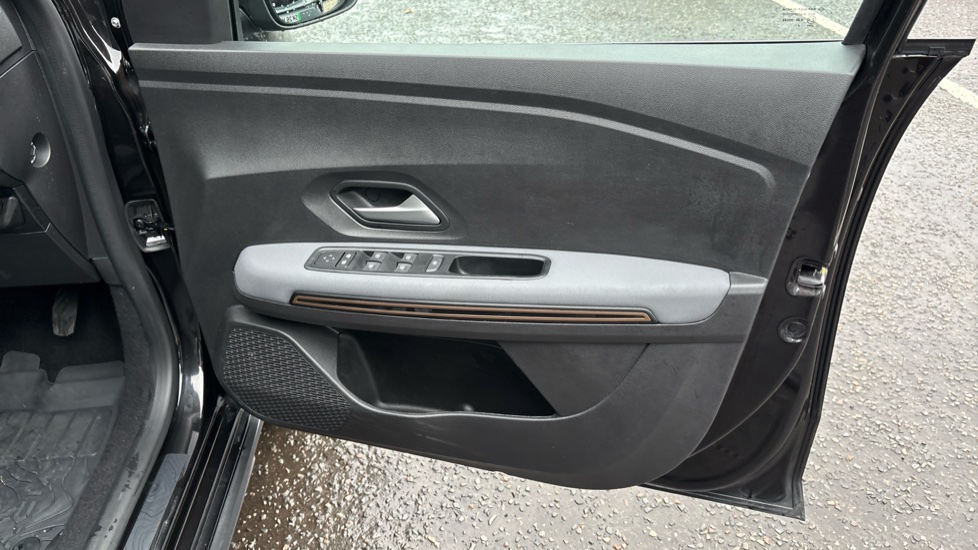 Dacia Sandero Stepway 1.0 TCe Extreme 5dr Petrol Hatchback - Image 46