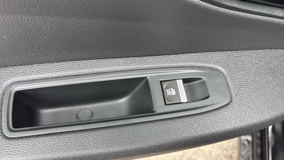 Renault Megane E-Tech EV60 160kW Techno Esprit Alpine 60kWh 5dr Auto Electric Hatchback - Image 17