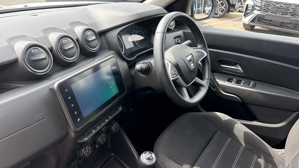 Dacia Duster 1.0 TCe 90 Comfort 5dr Petrol Estate - Image 9