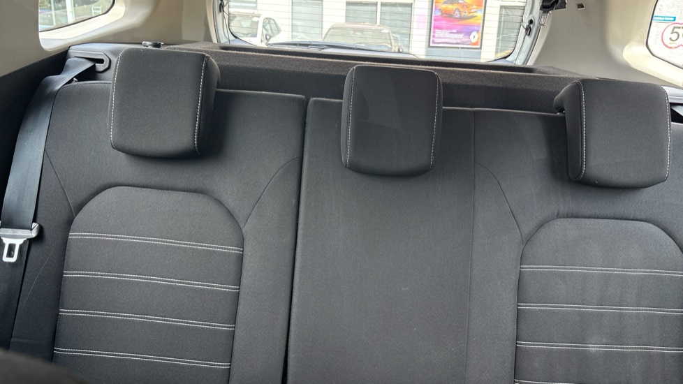 Dacia Duster 1.0 TCe 90 Comfort 5dr Petrol Estate - Image 15