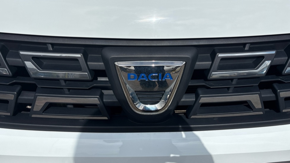 Dacia Duster 1.0 TCe 90 Comfort 5dr Petrol Estate - Image 21