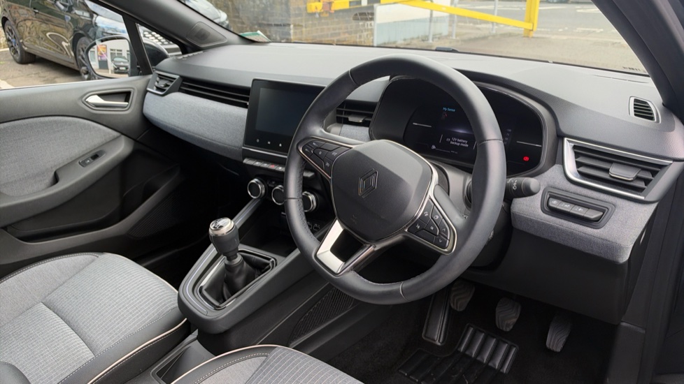Renault Clio 1.0 TCe 90 Techno 5dr Petrol Hatchback - Image 11