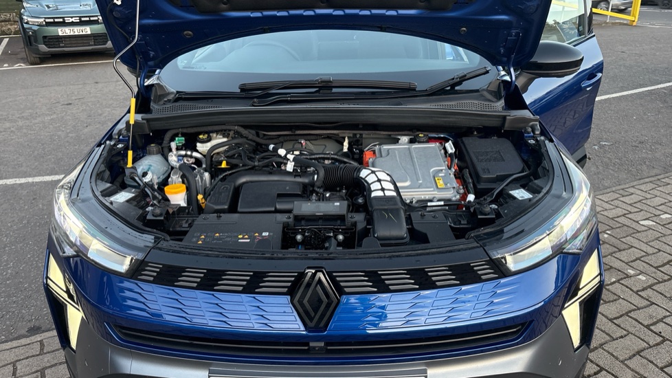 Renault Symbioz 1.8 E-Tech FHEV 160 Iconic Esprit Alpine 5dr Auto Hybrid Estate - Image 8