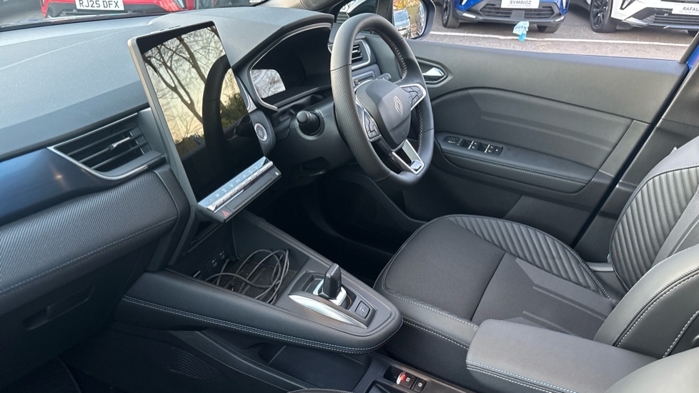 Renault Symbioz 1.8 E-Tech FHEV 160 Iconic Esprit Alpine 5dr Auto Hybrid Estate - Image 9