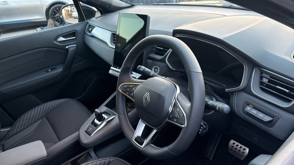 Renault Symbioz 1.8 E-Tech FHEV 160 Iconic Esprit Alpine 5dr Auto Hybrid Estate - Image 11