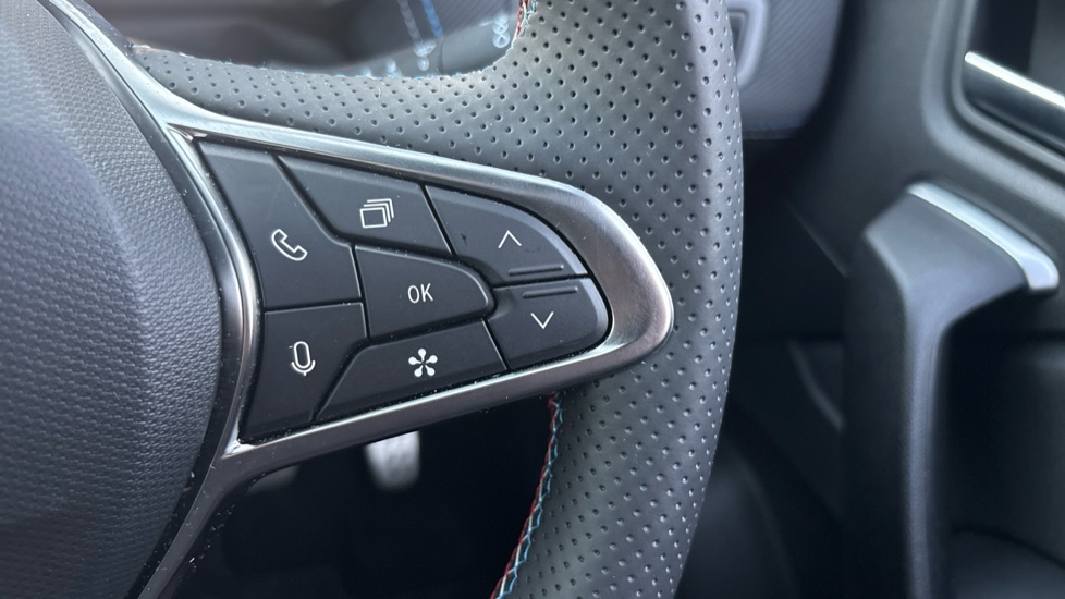 Renault Symbioz 1.8 E-Tech FHEV 160 Iconic Esprit Alpine 5dr Auto Hybrid Estate - Image 21