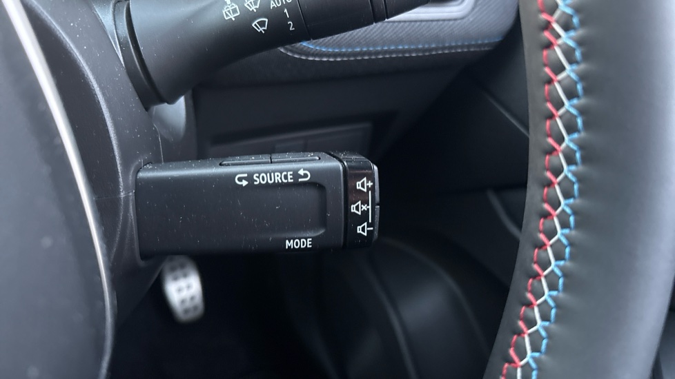 Renault Symbioz 1.8 E-Tech FHEV 160 Iconic Esprit Alpine 5dr Auto Hybrid Estate - Image 22