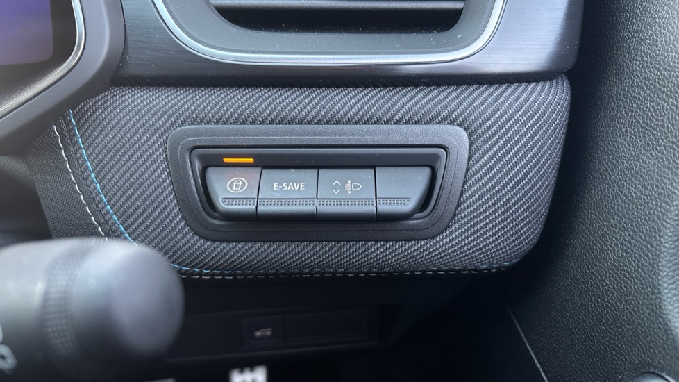 Renault Symbioz 1.8 E-Tech FHEV 160 Iconic Esprit Alpine 5dr Auto Hybrid Estate - Image 24