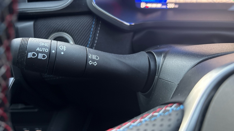Renault Symbioz 1.8 E-Tech FHEV 160 Iconic Esprit Alpine 5dr Auto Hybrid Estate - Image 27