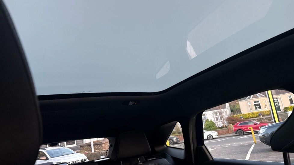 Renault Symbioz 1.8 E-Tech FHEV 160 Iconic Esprit Alpine 5dr Auto Hybrid Estate - Image 39