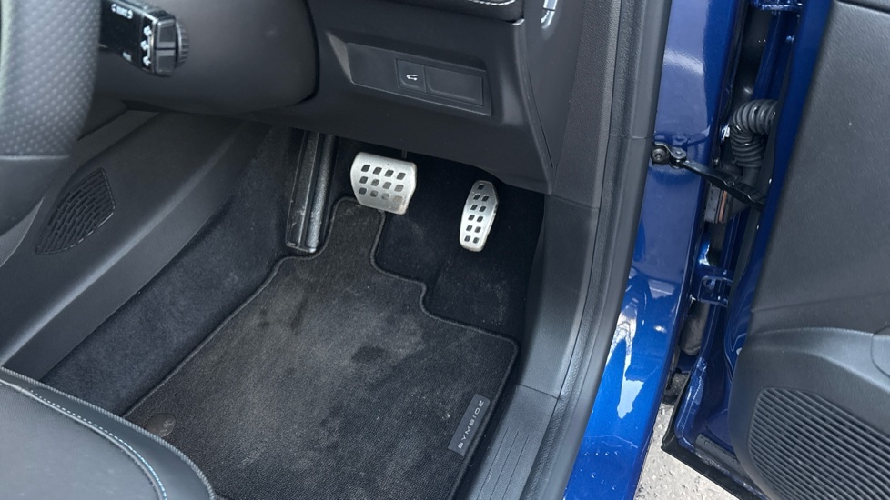 Renault Symbioz 1.8 E-Tech FHEV 160 Iconic Esprit Alpine 5dr Auto Hybrid Estate - Image 43