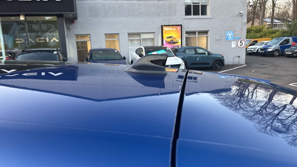 Renault Symbioz 1.8 E-Tech FHEV 160 Iconic Esprit Alpine 5dr Auto Hybrid Estate - Image 48