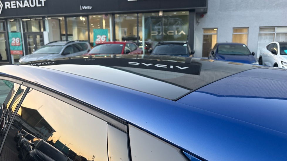 Renault Symbioz 1.8 E-Tech FHEV 160 Iconic Esprit Alpine 5dr Auto Hybrid Estate - Image 49
