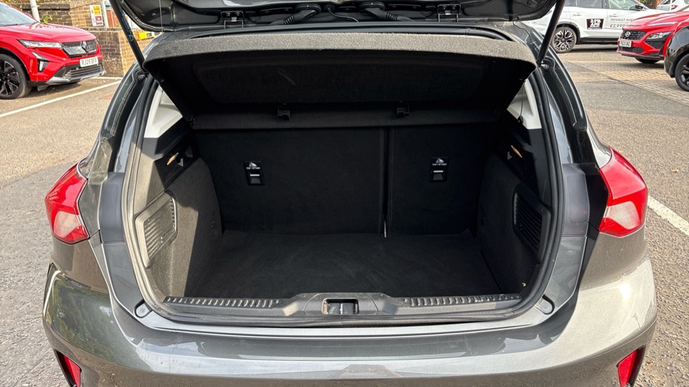 Ford Focus 1.0 EcoBoost 125 Zetec 5dr Petrol Hatchback - Image 4