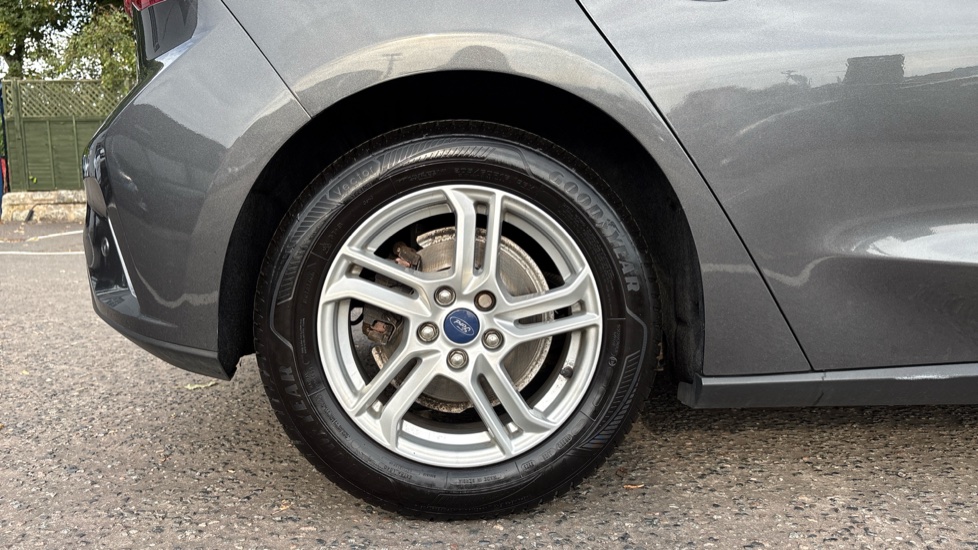 Ford Focus 1.0 EcoBoost 125 Zetec 5dr Petrol Hatchback - Image 7