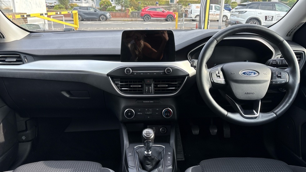 Ford Focus 1.0 EcoBoost 125 Zetec 5dr Petrol Hatchback - Image 10