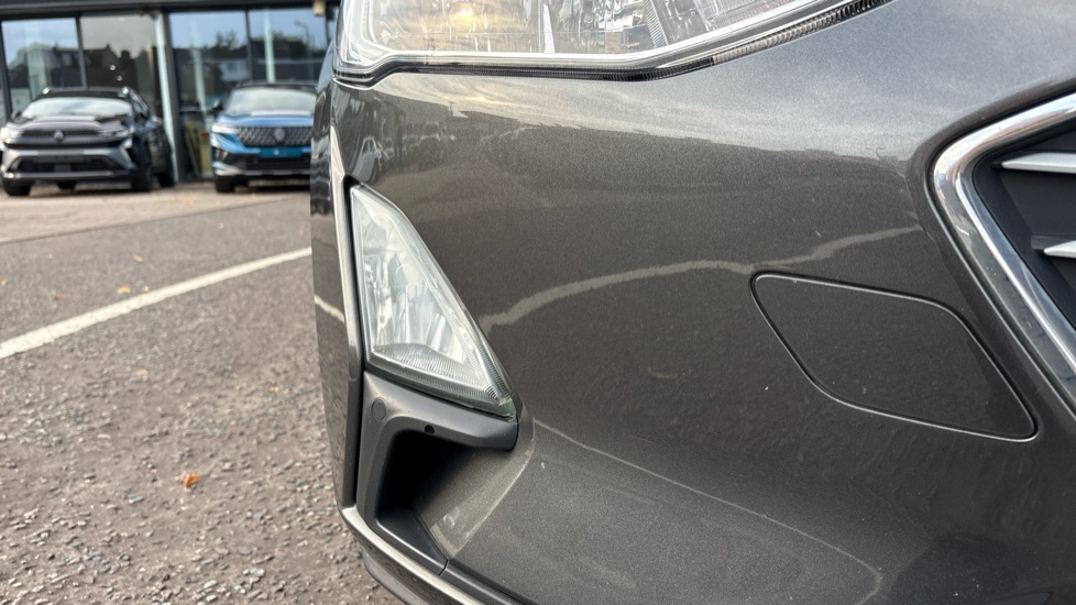 Ford Focus 1.0 EcoBoost 125 Zetec 5dr Petrol Hatchback - Image 23